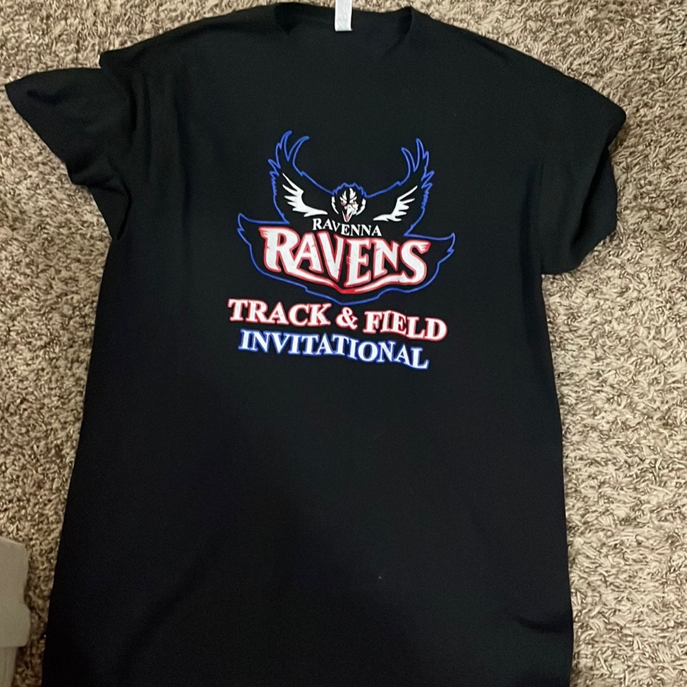 track shirt medium